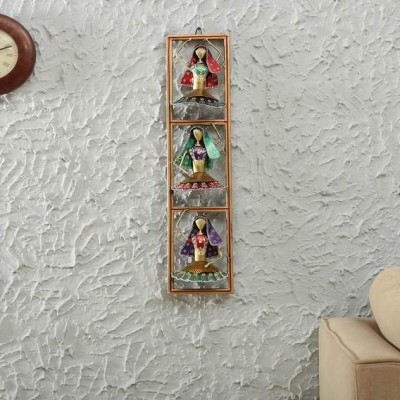 MULTICOLOUR IRON PAINTED WALL  DANCING DOLL FRAME SMALL
